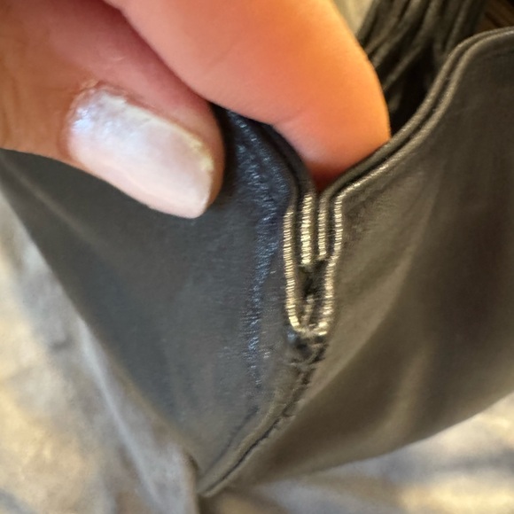 Chanel Black Lambskin Leather Women's Bag/Tote with COA. Excellent Condition! - Picture 11 of 16